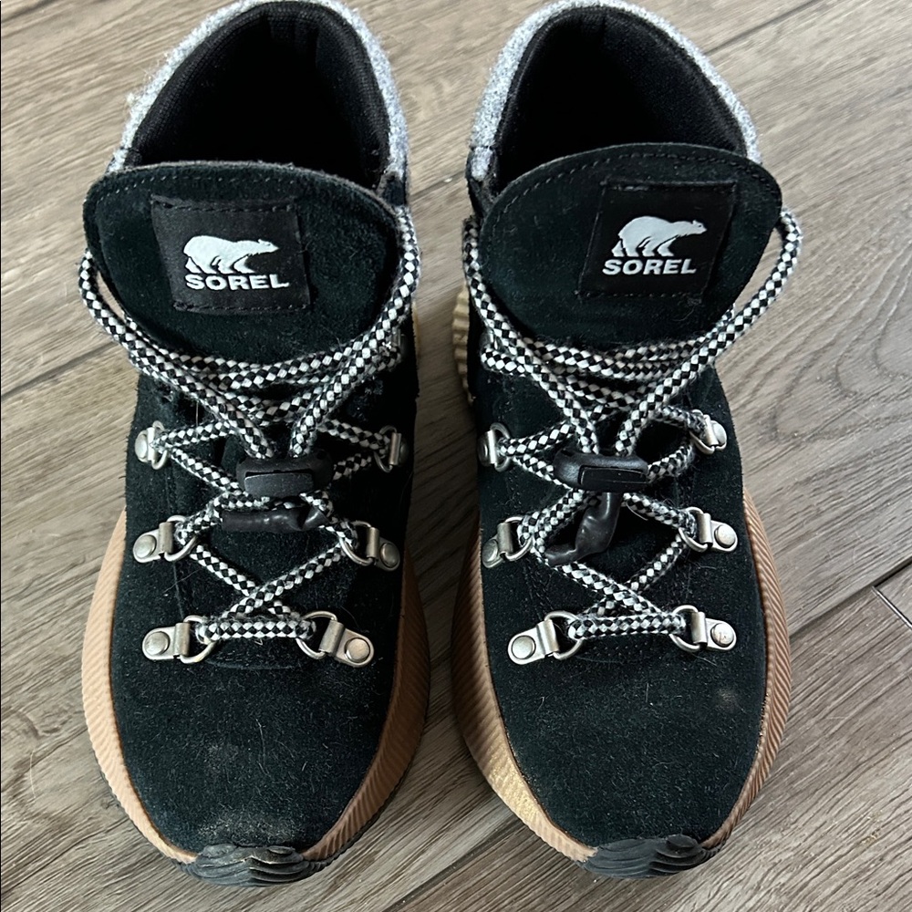 Sorel Black and Brown Lace-Up Boots